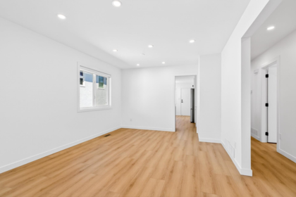 Breakfast Nook Photo of 2085 Waverley Avenue, Vancouver, BC
