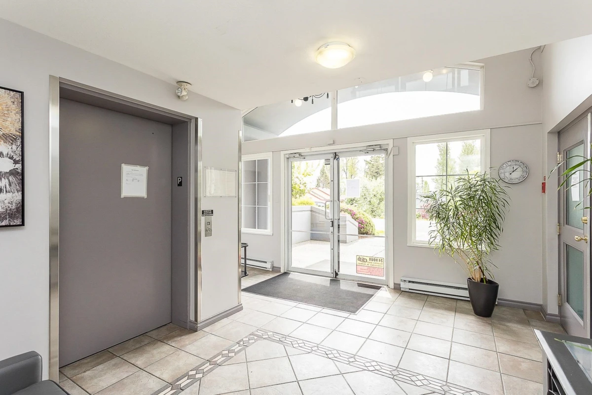 Family Room Photo of 305 33599 2 Avenue, Mission, BC