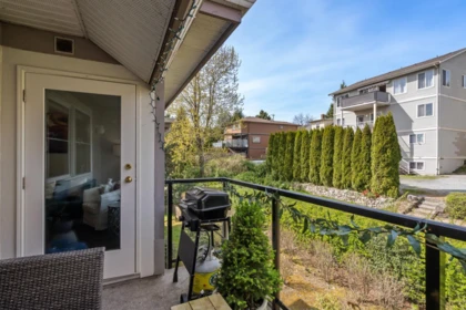Front Yard Photo of 305 33599 2 Avenue, Mission, BC