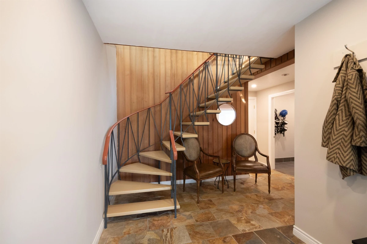 Family Room Photo of 2873 Panorama Drive, North Vancouver, BC