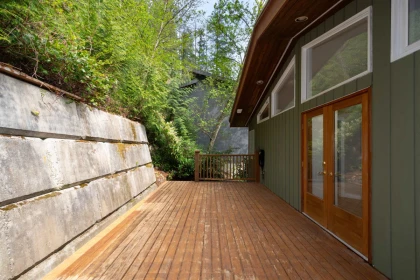 Backyard Photo of 2873 Panorama Drive, North Vancouver, BC