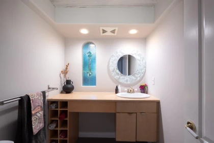Powder Room Photo of 2873 Panorama Drive, North Vancouver, BC