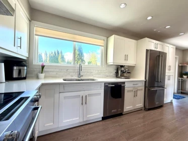 1820 Cedar Drive, Squamish, BC, Squamish — Single Family Residence for sale