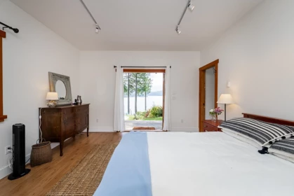 Hot Tub / Spa Photo of 766 The Grove Road, Gambier Island, BC