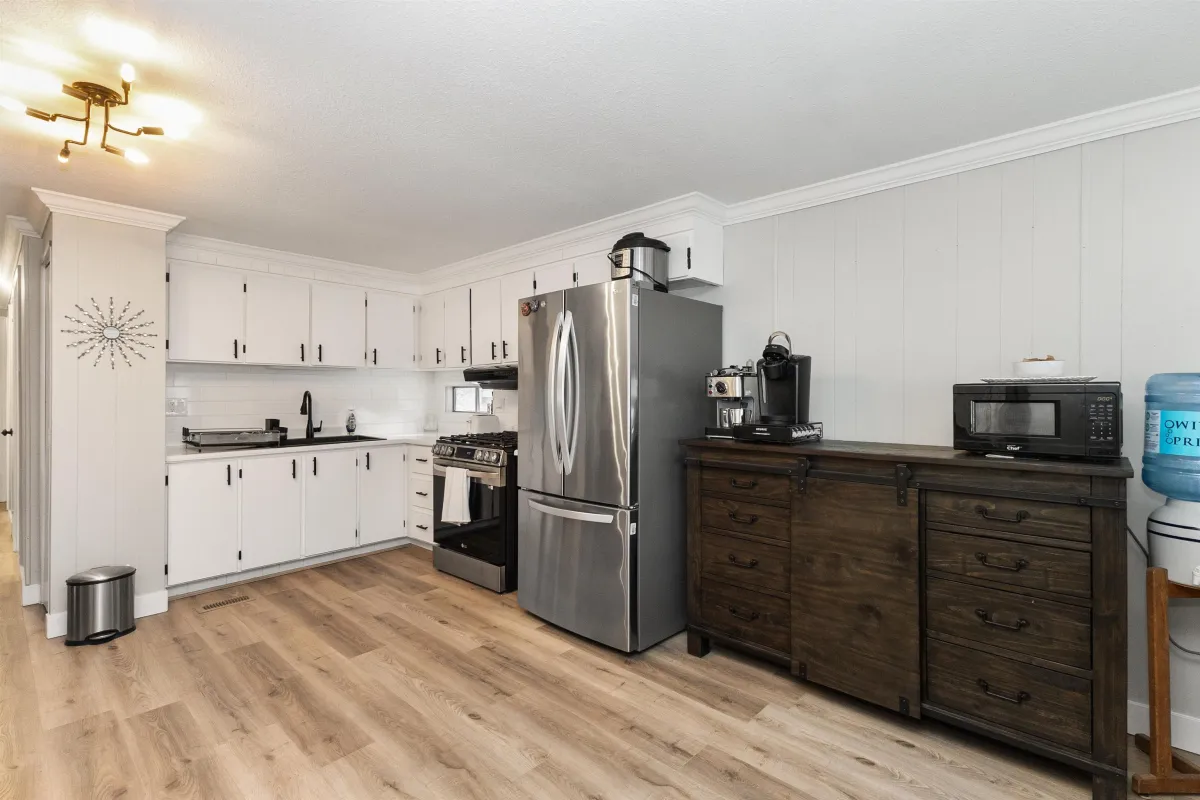 Family Room Photo of 61 24330 Fraser Highway, Langley, BC
