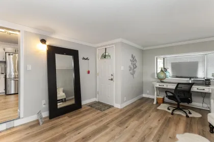 Entry Foyer Photo of 61 24330 Fraser Highway, Langley, BC
