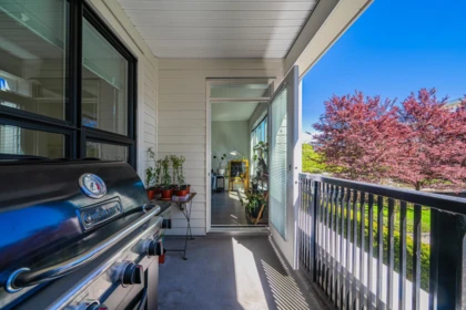 Hallway Photo of 213 9551 Alexandra Road, Richmond, BC