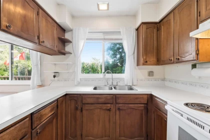 Breakfast Nook Photo of 5860 172 Street, Surrey, BC