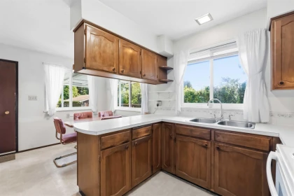 Kitchen Island Photo of 5860 172 Street, Surrey, BC