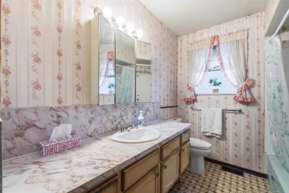 Powder Room Photo of 5860 172 Street, Surrey, BC