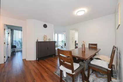 Kitchen Island Photo of 1101 4689 Hazel Street, Burnaby, BC