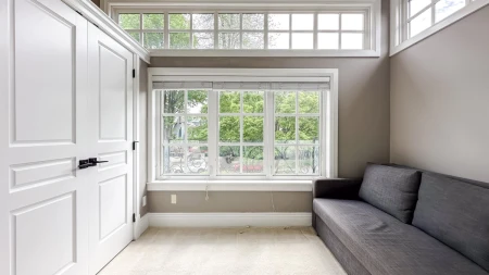 Entry Foyer Photo of 3941 W 11th Avenue, Vancouver, BC