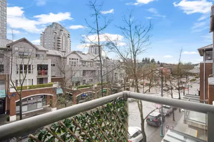 Hallway Photo of 321 225 Newport Drive, Port Moody, BC