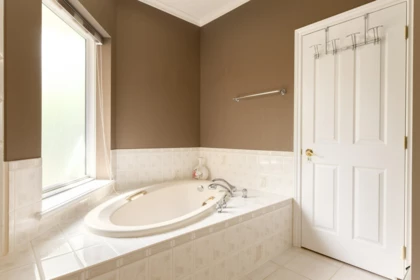 Powder Room Photo of 2488 138 Street, Surrey, BC
