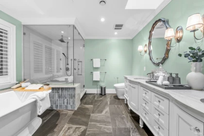 Guest Bathroom Photo of 5530 Mcmaster Road, Vancouver, BC