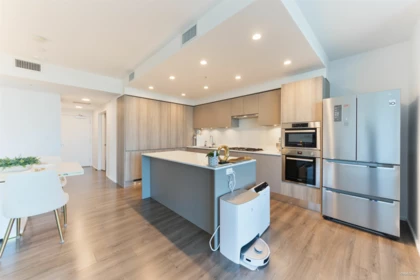 4401 3833 Evergreen Place, Burnaby, BC, Burnaby — Apartment/Condo for sale