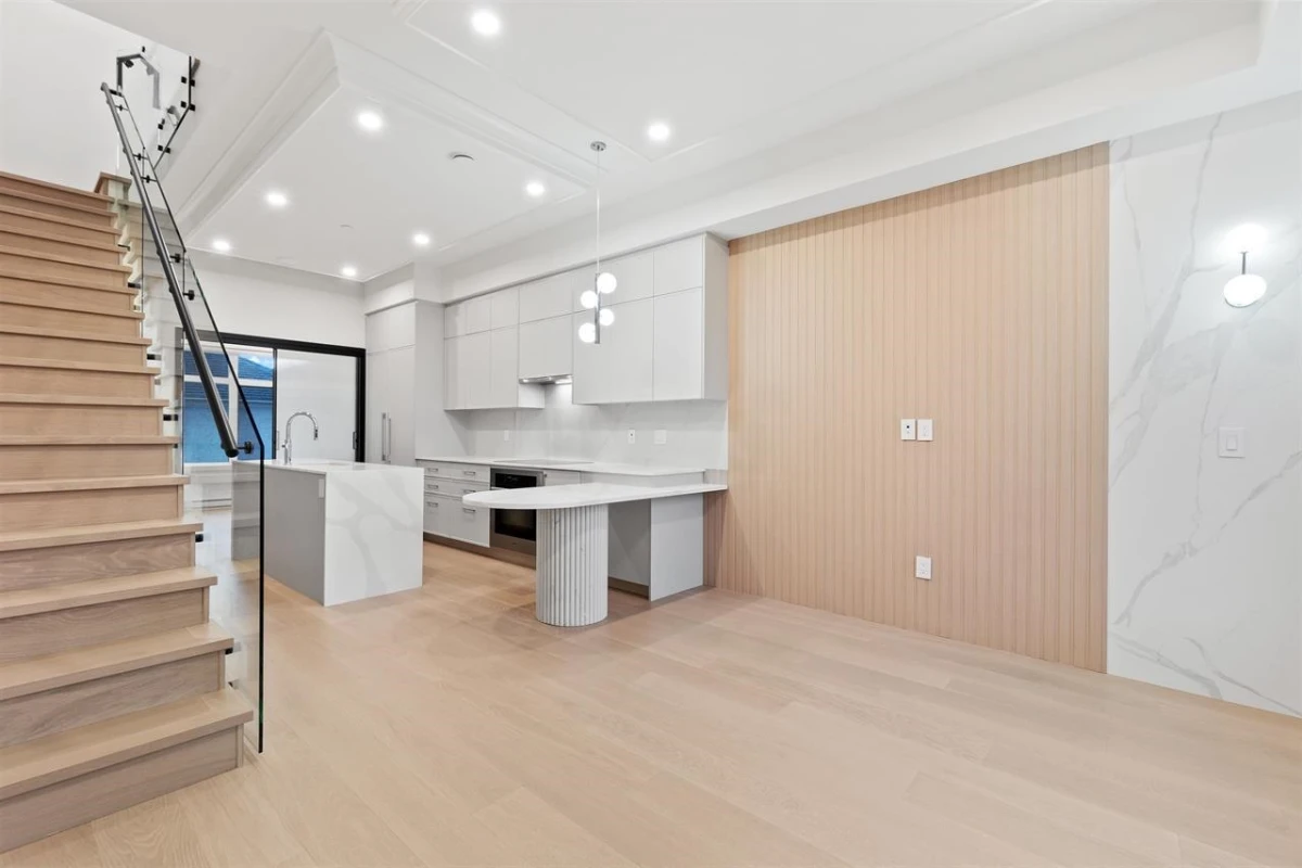 Dining Area Photo of 1510 W 61st Avenue, Vancouver, BC