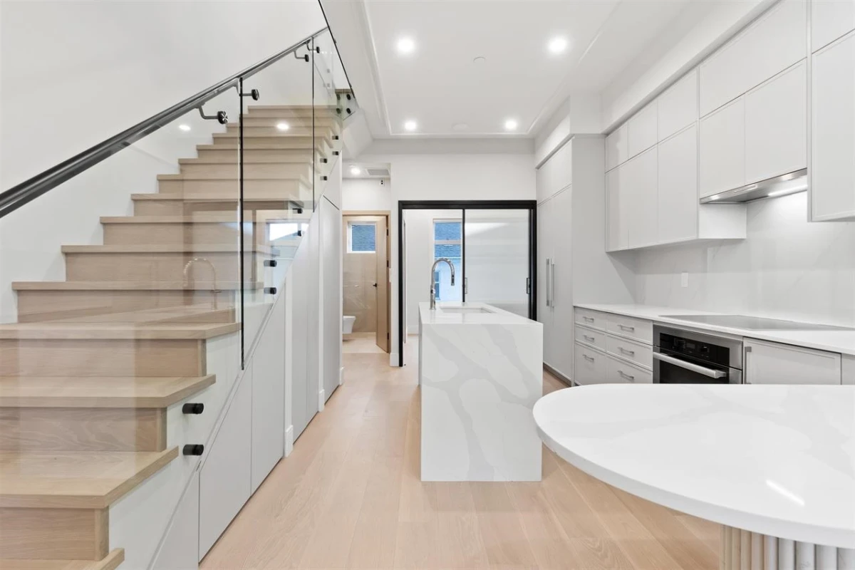 Family Room Photo of 1510 W 61st Avenue, Vancouver, BC