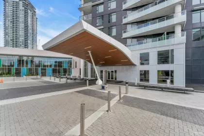3705 9887 Whalley Boulevard, Surrey, BC, Surrey — Apartment/Condo for sale