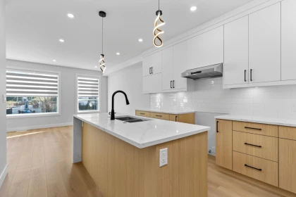 Kitchen Island Photo of 8548 Dunbar Way, Mission, BC