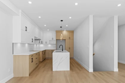 Primary Bathroom Photo of 8548 Dunbar Way, Mission, BC