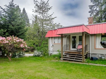 5197 Radcliffe Road, Sechelt, BC, Sechelt — Single Family Residence for sale