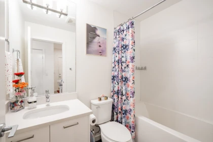Guest Bathroom Photo of B004 20087 68 Avenue, Langley, BC