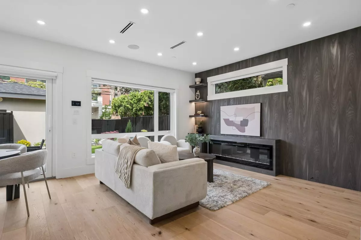 Family Room Photo of 2 4549 W 11th Avenue, Vancouver, BC