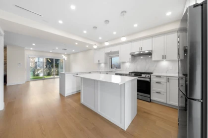 Breakfast Nook Photo of 462 W 14th Street, North Vancouver, BC