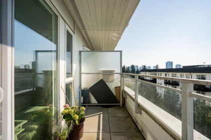 Staircase Photo of 519 13963 105 Boulevard, Surrey, BC