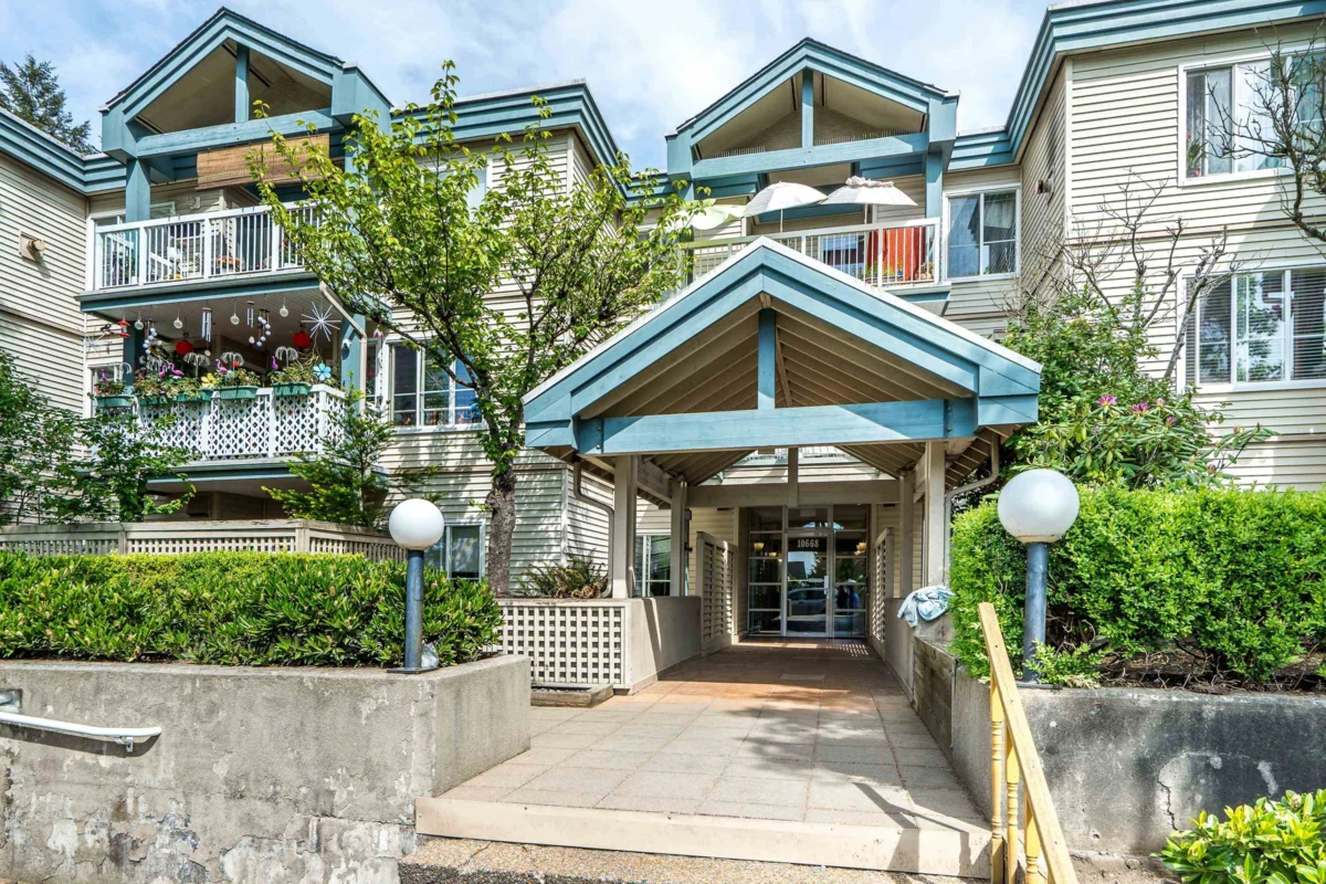 Family Room Photo of 104 10668 138 Street, Surrey, BC