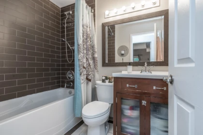 Guest Bathroom Photo of 104 10668 138 Street, Surrey, BC
