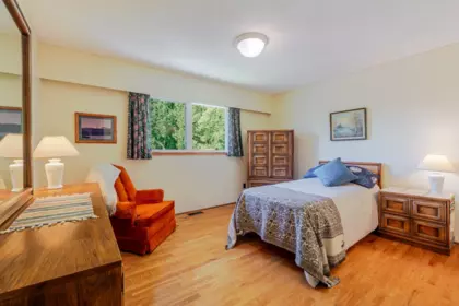 Breakfast Nook Photo of 5756 Cranley Drive, West Vancouver, BC