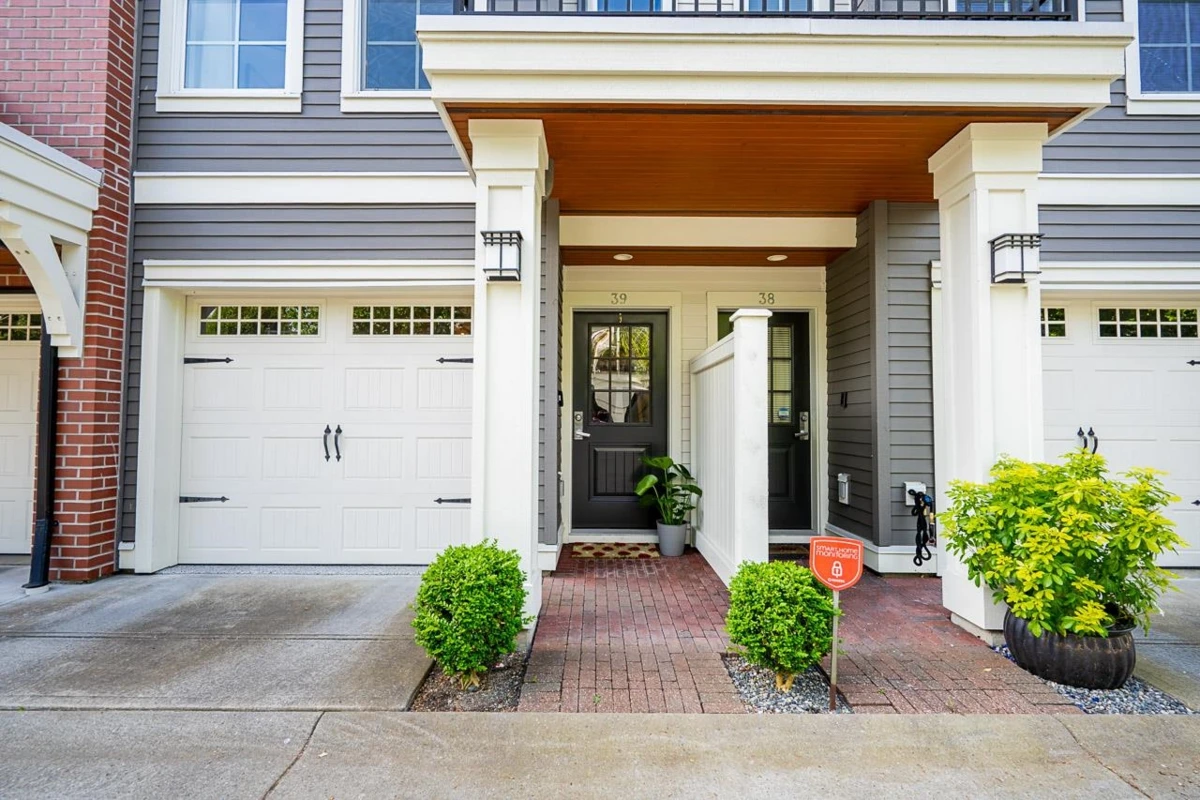 Living Room Photo of 39 3399 151 Street, Surrey, BC