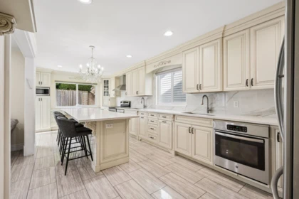 Kitchen Island Photo of 15 9688 No. 2 Road, Richmond, BC