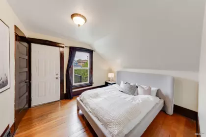 Entry Foyer Photo of 3740 Lanark Street, Vancouver, BC