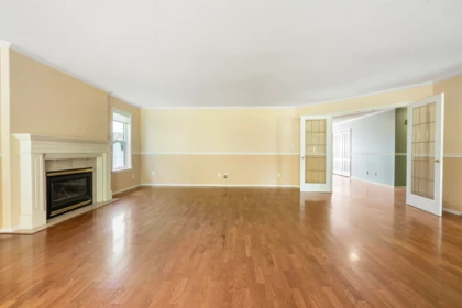 Walk-In Closet Photo of 14 32250 Downes Road, Abbotsford, BC