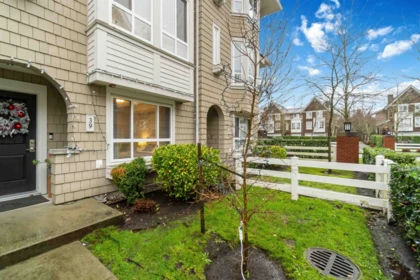 Front Yard Photo of 39 2418 Avon Place, Port Coquitlam, BC