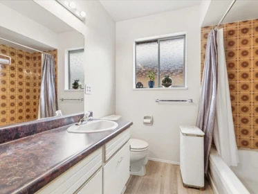 Laundry Room Photo of 7611 Oak Street, Vancouver, BC