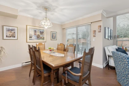 Kitchen Island Photo of 20 6871 Francis Road, Richmond, BC
