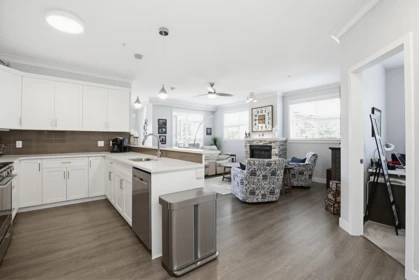 Kitchen Island Photo of 207 45630 Spadina Avenue, Chilliwack, BC