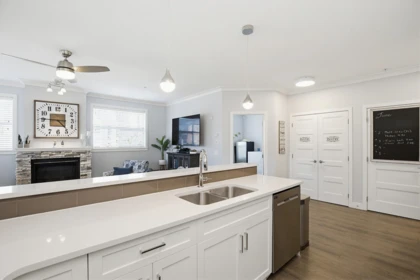 Primary Bathroom Photo of 207 45630 Spadina Avenue, Chilliwack, BC