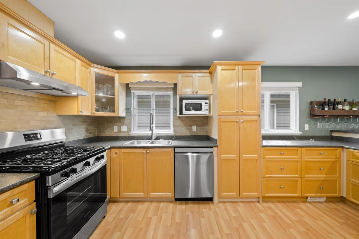 Dining Area Photo of 11597 240 Street, Maple Ridge, BC