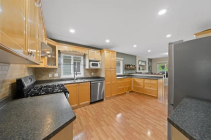 Kitchen Photo of 11597 240 Street, Maple Ridge, BC