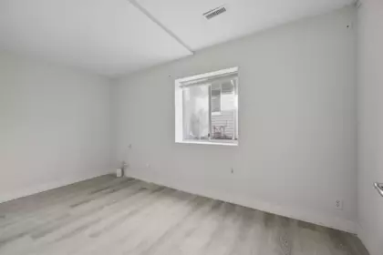Guest Bathroom Photo of 9335 152a Street, Surrey, BC
