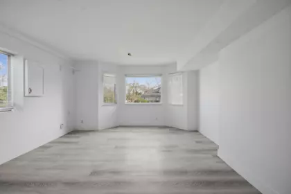 Powder Room Photo of 9335 152a Street, Surrey, BC