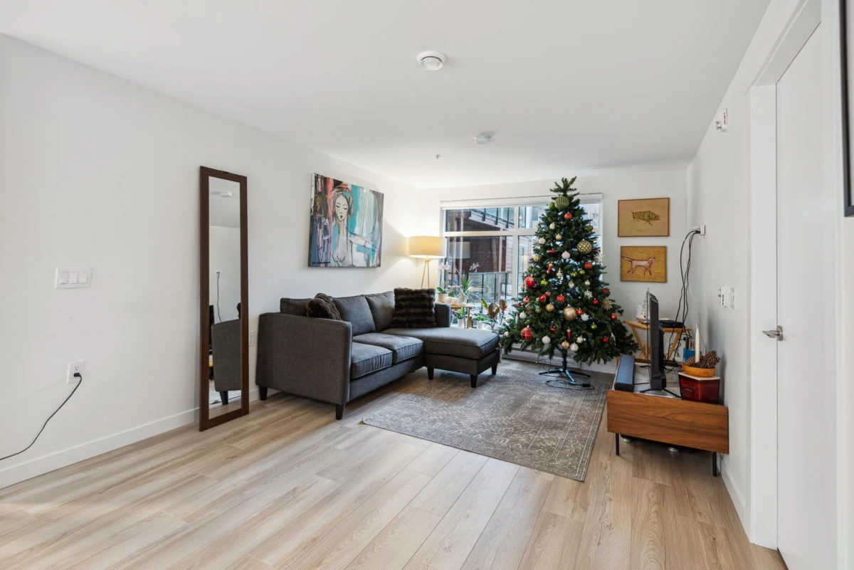 Family Room Photo of 207 232 Sixth Street, New Westminster, BC