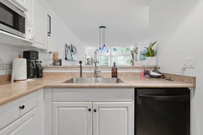 Primary Bathroom Photo of 309 15342 20 Avenue, Surrey, BC
