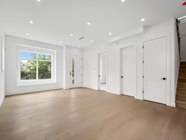 1 6885 Aubrey Street, Burnaby, BC, Burnaby — Single Family Residence for sale