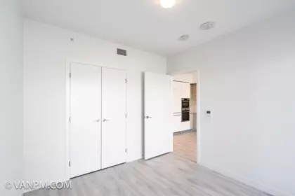 Walk-In Closet Photo of 2603 2085 Skyline Court, Burnaby, BC